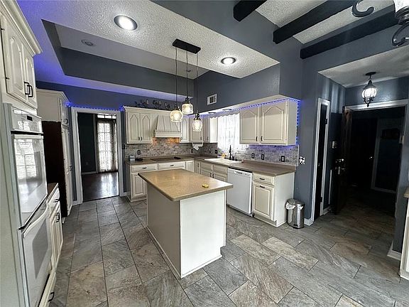 3rd image of 937 Morgan Bluff Rd