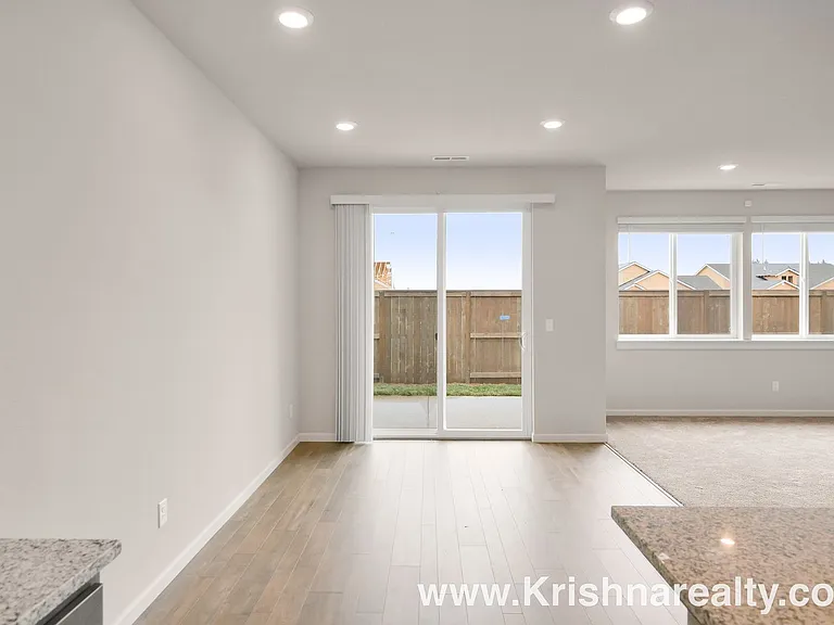 1115 S 32nd Ave — Photo 10