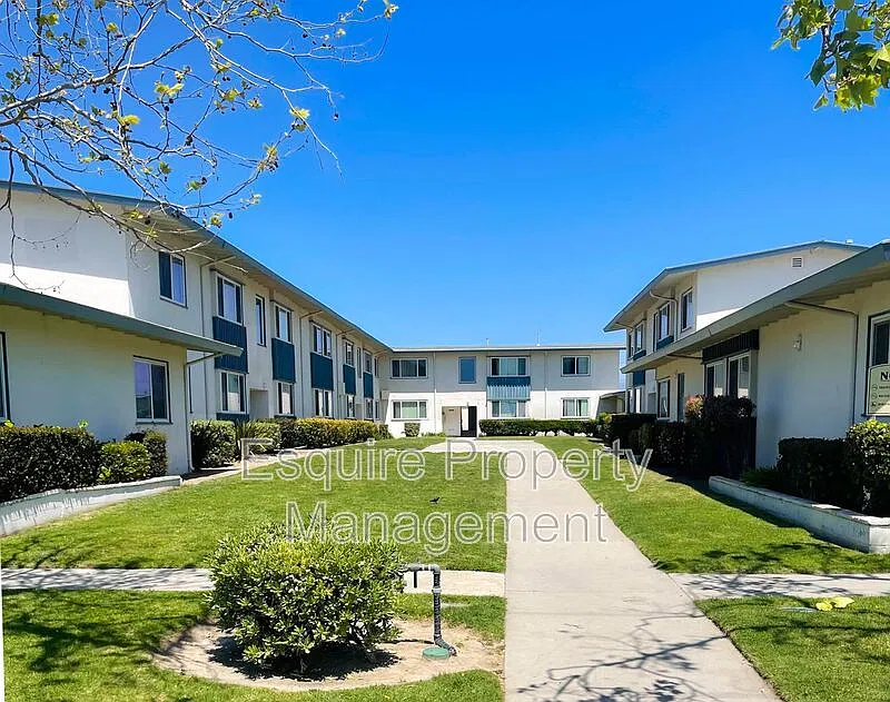 2 bed, 1.0 bath, 700 sqft, $2,195 — Photo 1