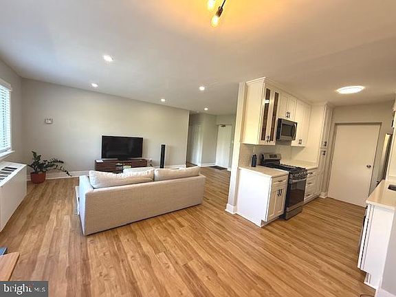 5th image of 3701 5th St S APT 305