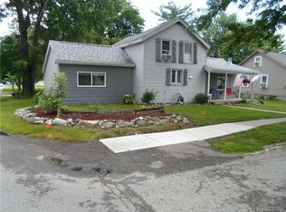 214 Bristol St N, Almont, MI 48003