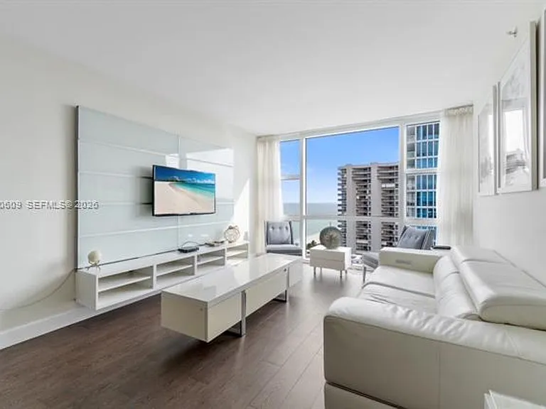 6801 Collins Avenue Cu #LPH10 — Photo 1