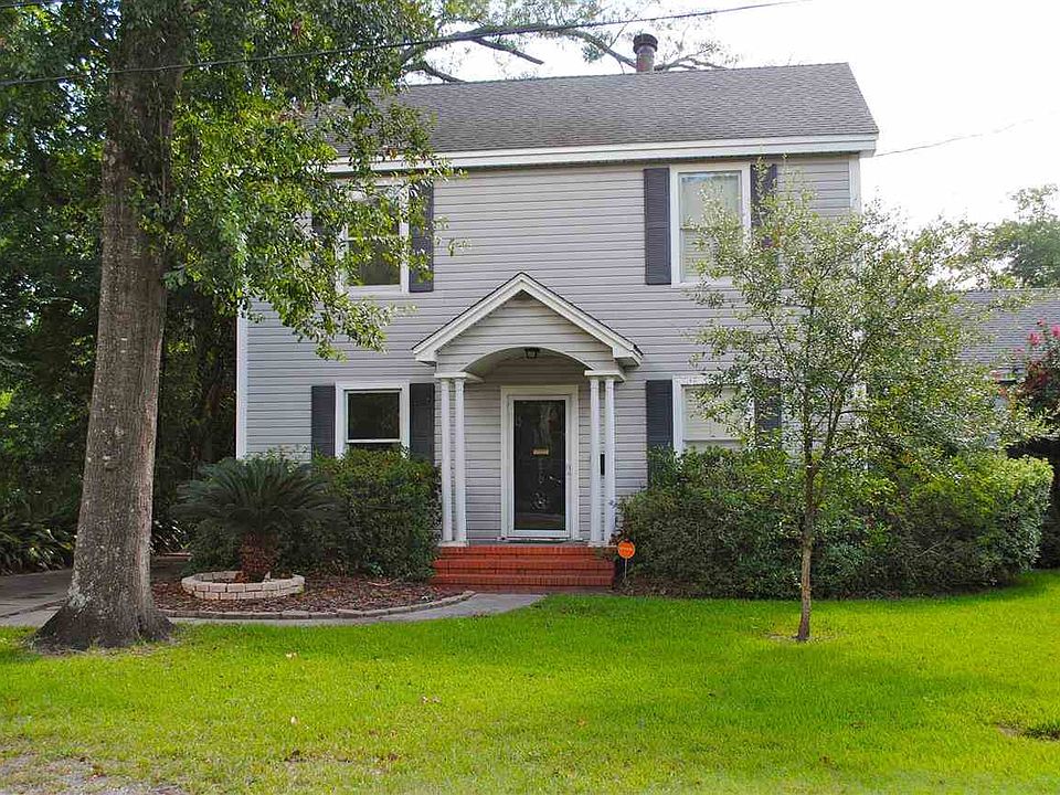 1st image of 870 East Dr