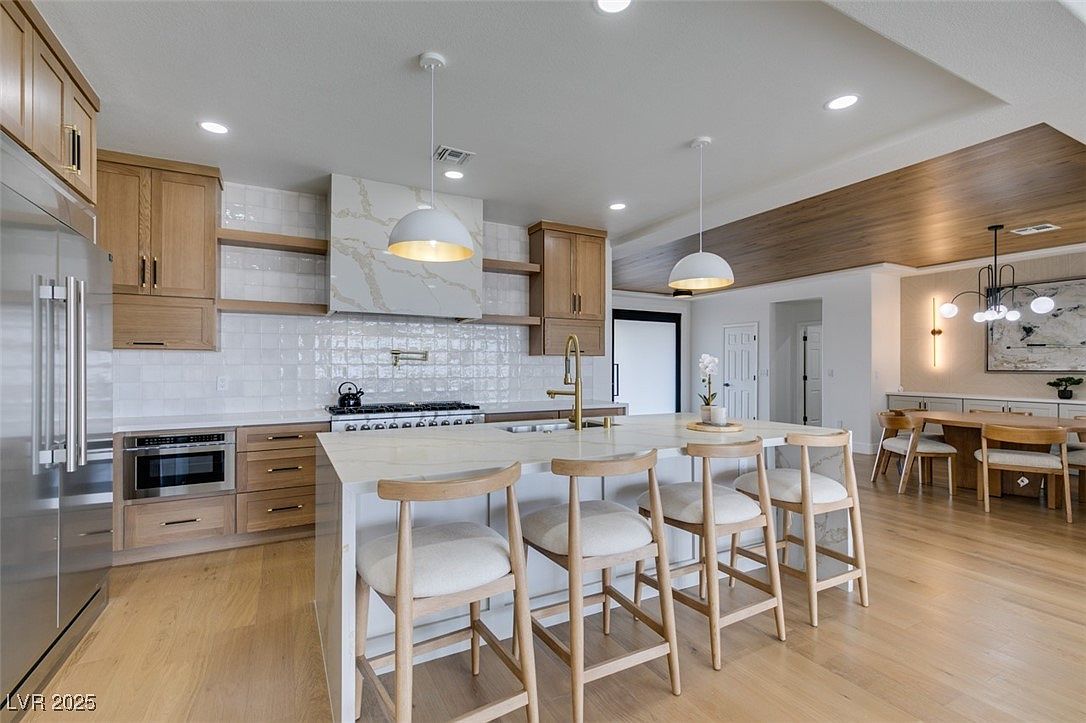 1736 Williamsport St