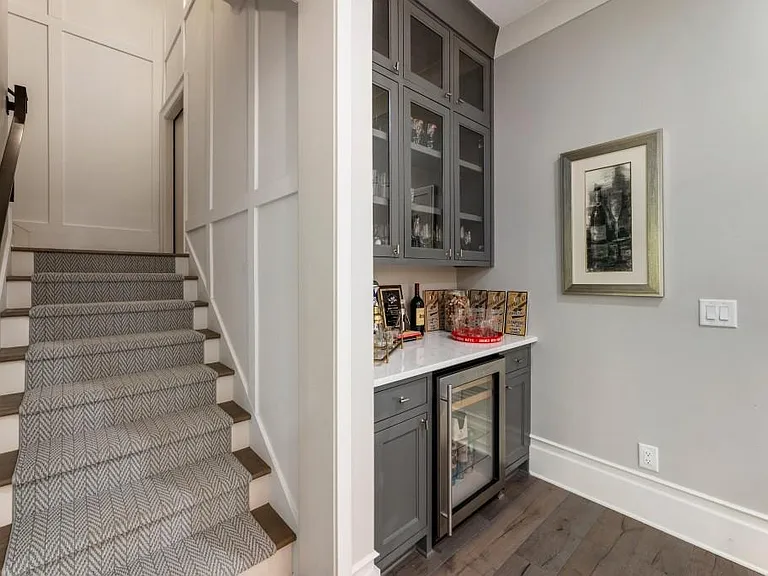 1079 Canton St — Photo 17