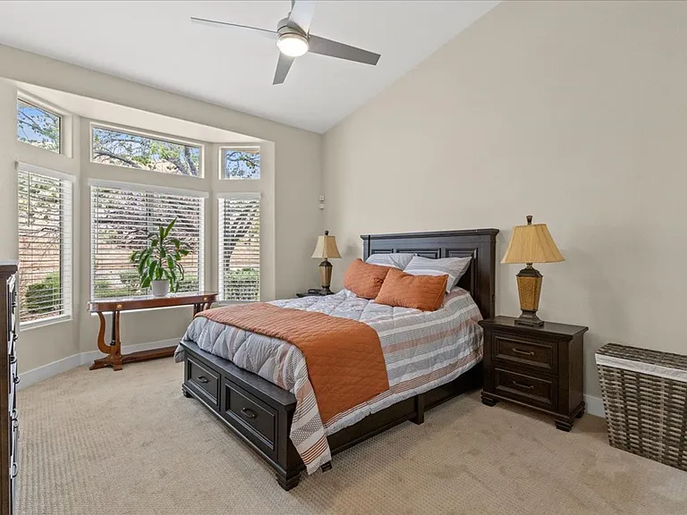 2705 Valley Downs Dr — Photo 16