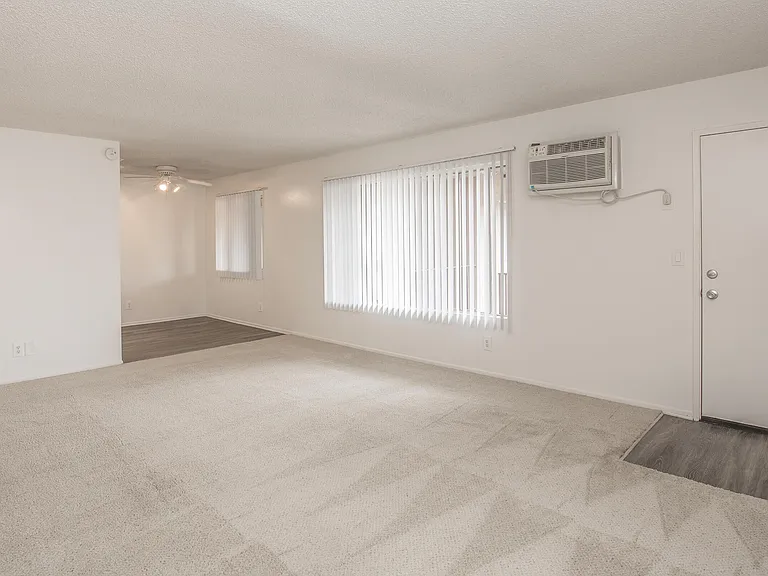 Castilian and Cordova Apartment Homes — Photo 33