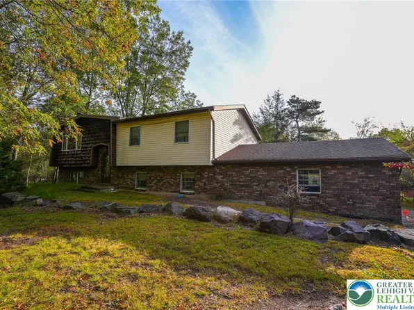 12 Tennyson Cir, Albrightsville, PA 18210