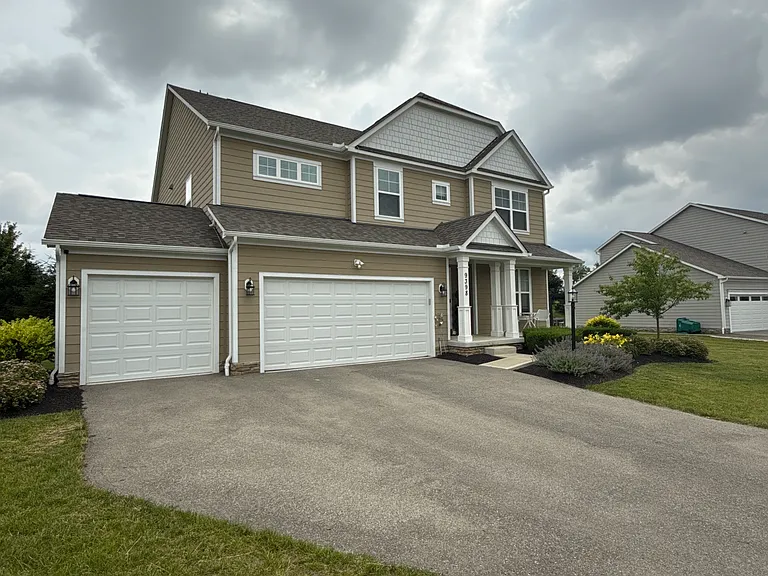 9398 Dewitt Dr — Photo 2