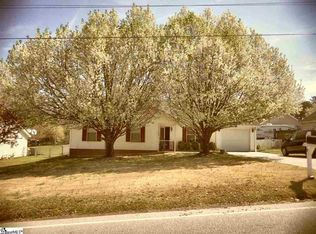 498 Garrett St, Fountain Inn, SC 29644