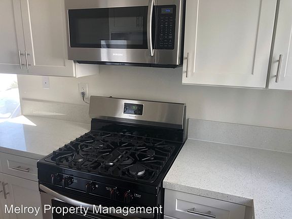5th image of 2138 Thomas Ave APT 4
