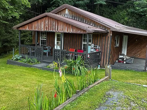 7 Cole St, Ansted, WV 25812