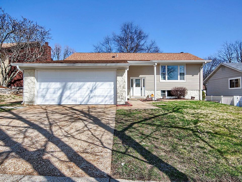 1st image of 12249 Foxpoint Dr
