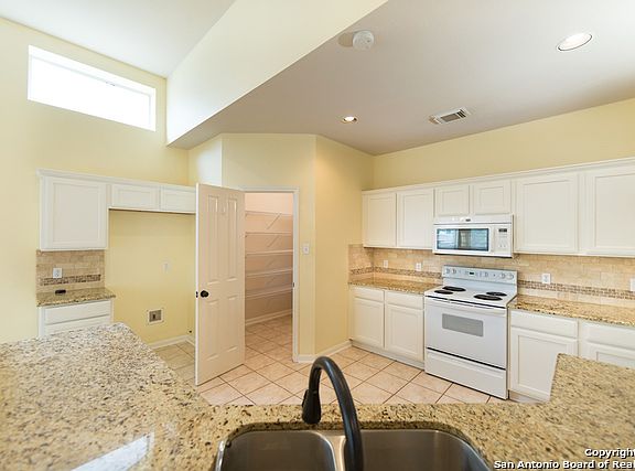 4th image of 2531 Concan St