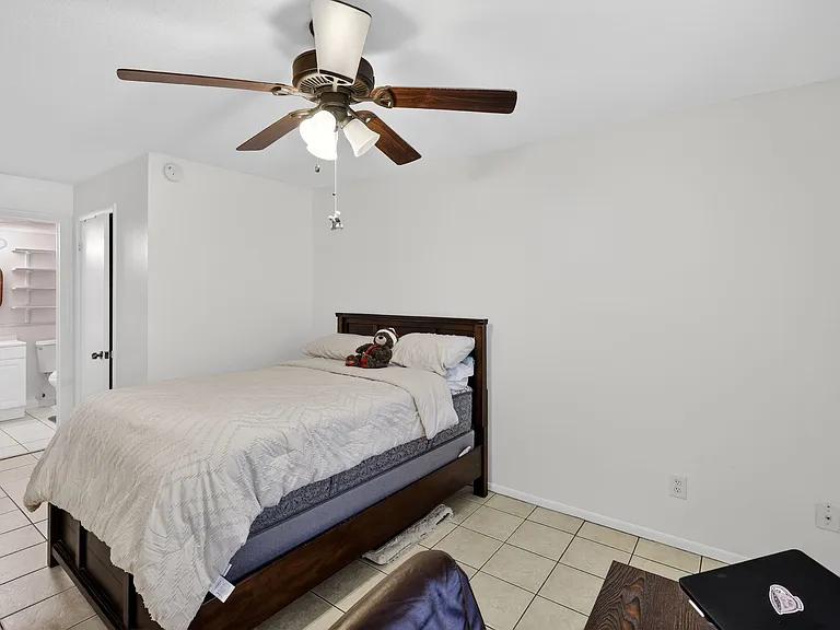 174 Springwood Cir #B — Photo 10