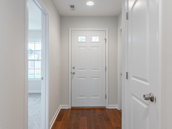 2nd image of 2085 Giles Dr SE