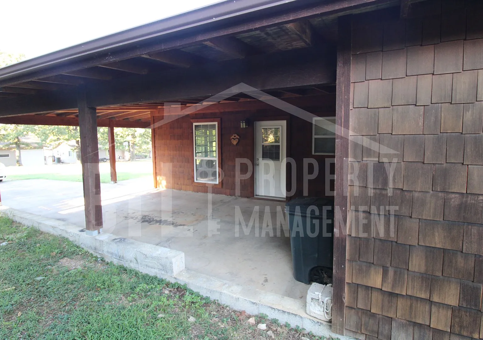 2 Bedroom Home in Reeds Spring — Photo 3
