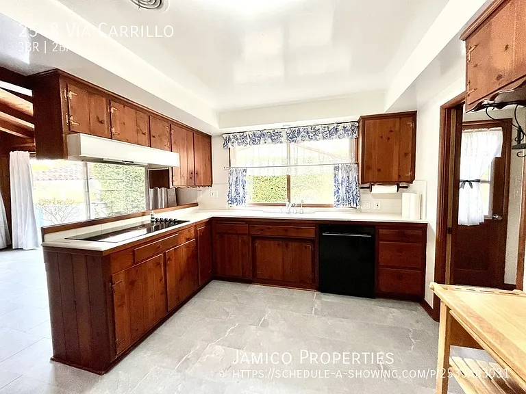 2548 Via Carrillo — Photo 48