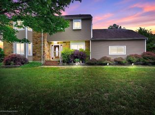 5 Willow Dr, Old Bridge, NJ 08857