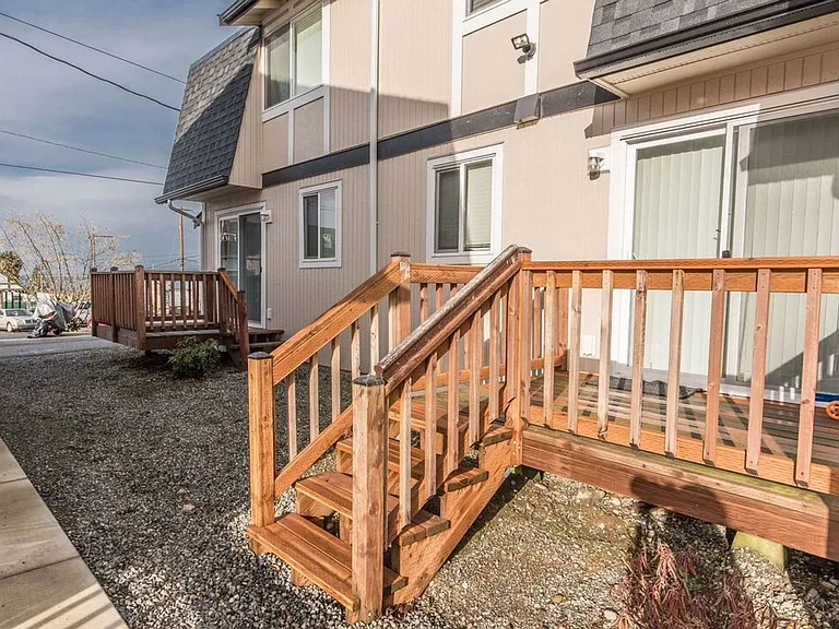 Devonshire Townhomes — Photo 16