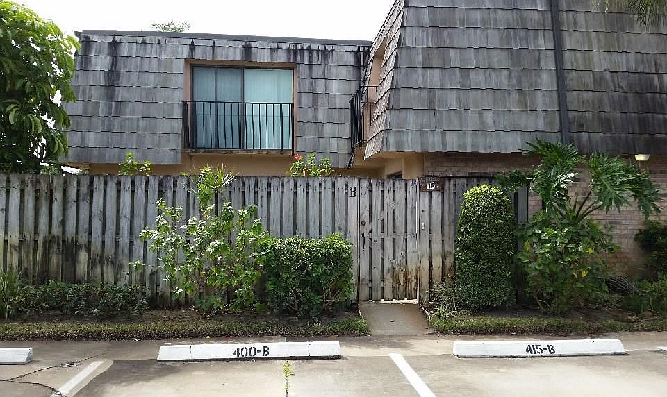 1st image of 415 E Waverly Pl