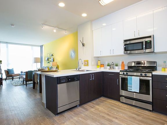 One Bedroom Kitchen