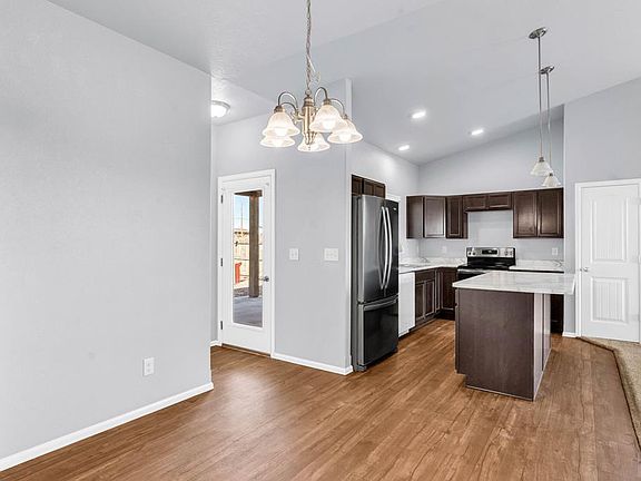 3rd image of 1447 N Moonbeam Dr