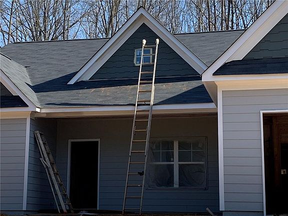 2nd image of 1015 Belmont Park Dr