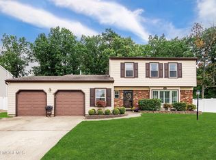 10 Remsen Dr, Howell, NJ 07731