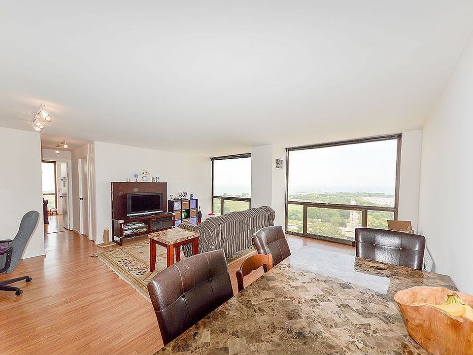 1st image of 4343 N Clarendon Ave APT 2316
