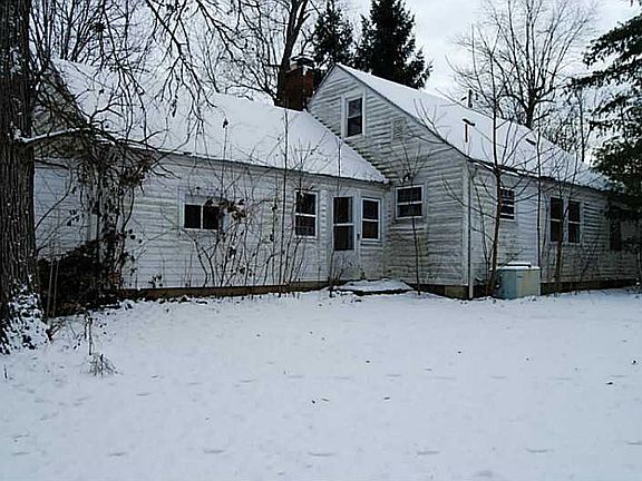 2nd image of 1319 Hickory Dr