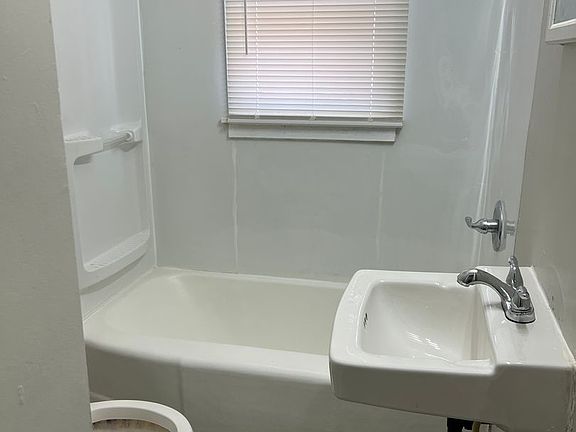 4th image of 1322 Medford Ave #1324
