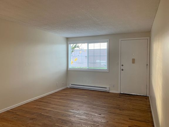 3rd image of 2402-2452 E 8th St #2434