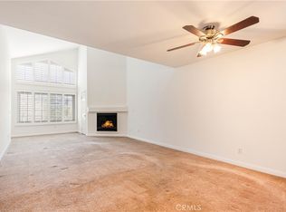 5530 Owensmouth Ave APT 324, Woodland Hills, CA 91367