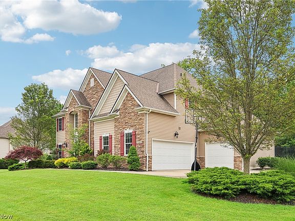 2nd image of 5061 Brookhaven Dr