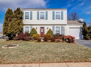 13322 Hollinger Ave, Fairfax, VA 22033