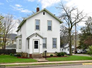 1171 W 5th St, Winona, MN 55987