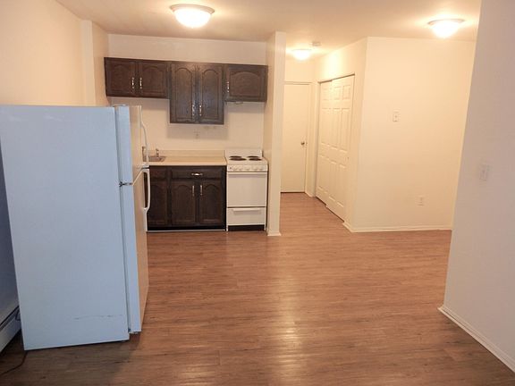 3rd image of 6 Putnam Ave APT A6