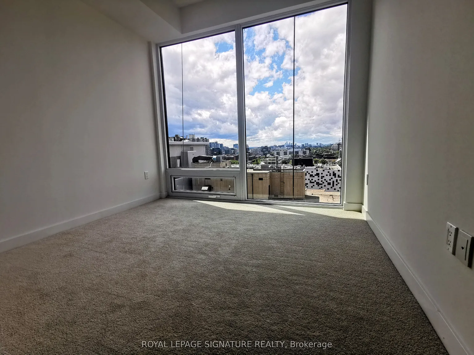 Artists Alley Condos — Photo 3