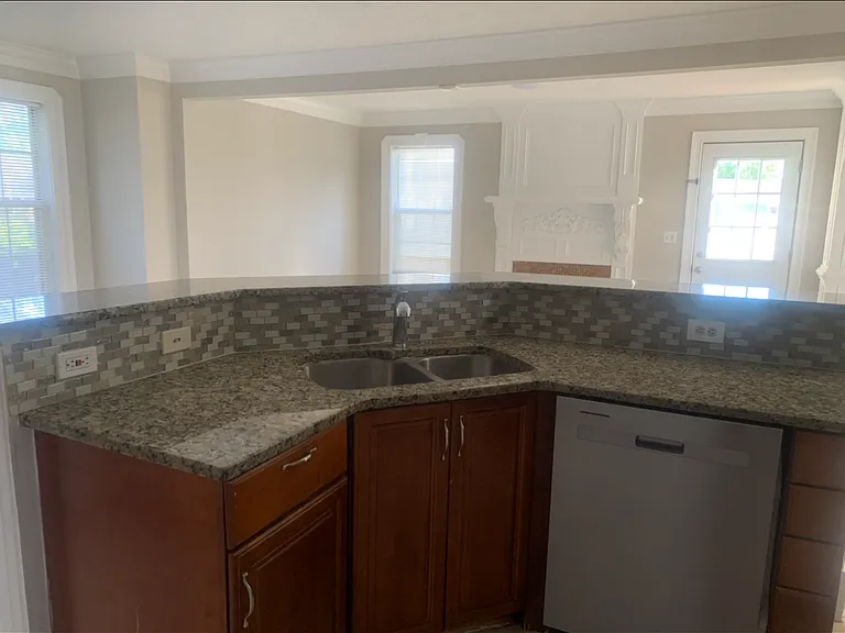3375 Saint James Pl — Photo 9