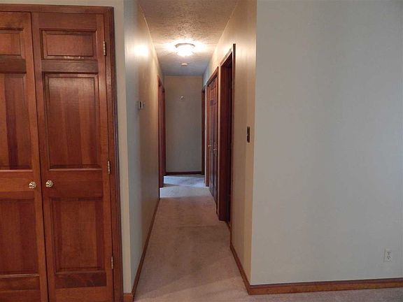 5th image of 8208 Sherwood Ct