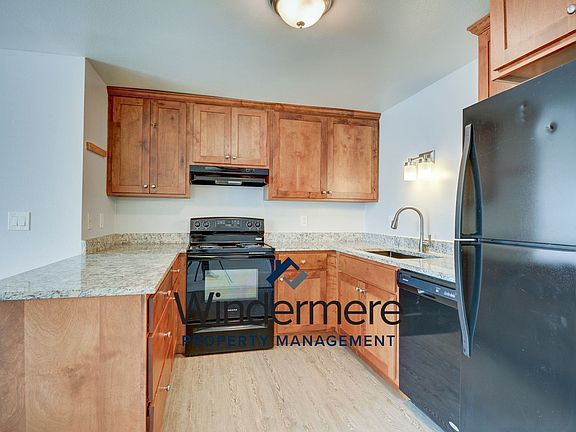3rd image of 952 SE Ely St APT B201