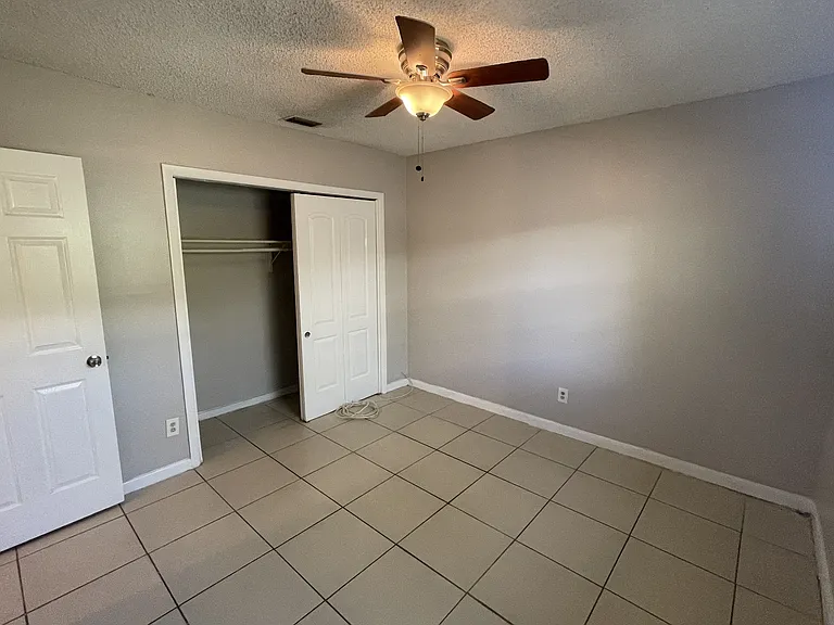 716 SW 16th Ave — Photo 4