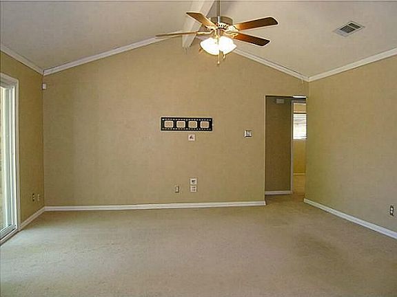 3rd image of 1207 Harvest Hill Ln