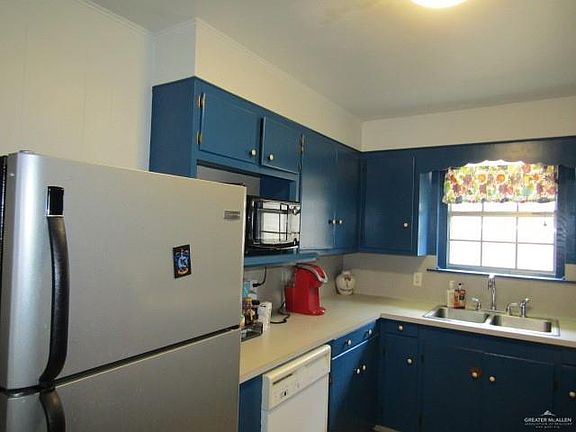 5th image of 2225 N Parkwood Dr