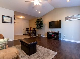 7800 Alfred Schlatter Dr APT 7, Louisville, KY 40214