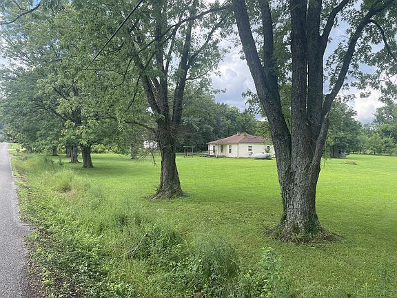 5th image of 462 County Farm Rd