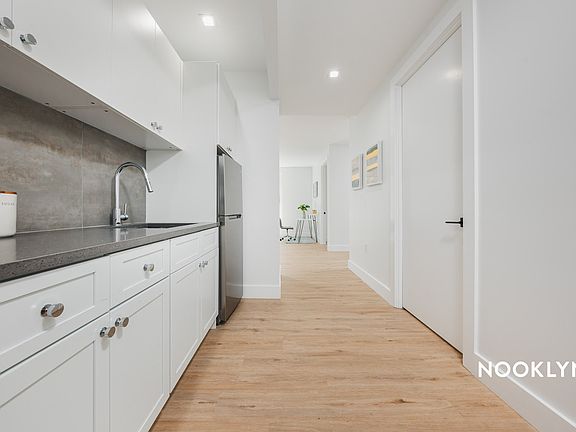 4th image of 2510 Bedford Ave #3L