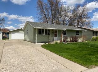 97 27th Ave N, Fargo, ND 58102
