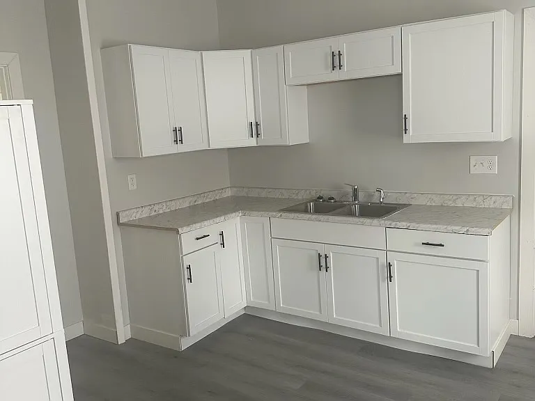 725 S Meade St — Photo 2